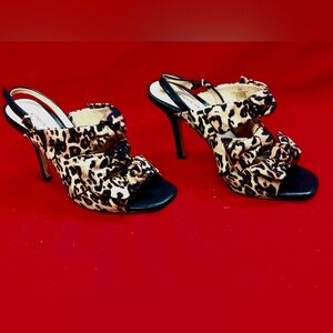 Antonio Melanie Open tow leopard print heels 6M